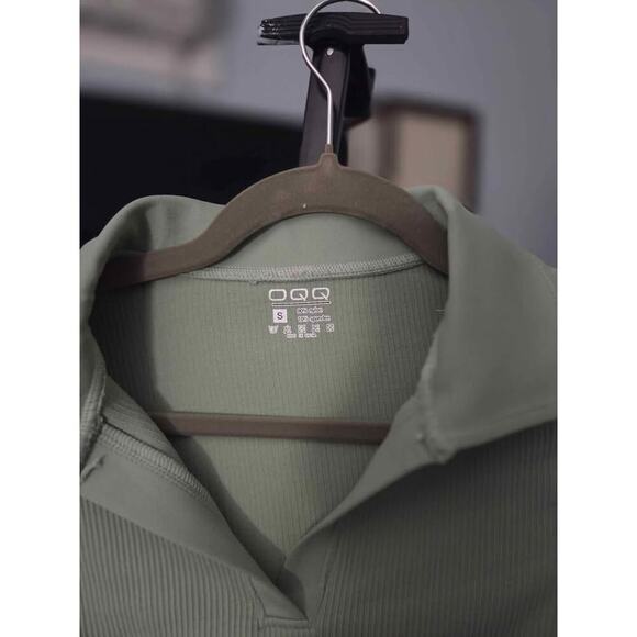 “OQQ Sage Green Collared Long Sleeve Bodysuit – Sleek & Sculpting NEW/SMALL - Picture 6 of 6